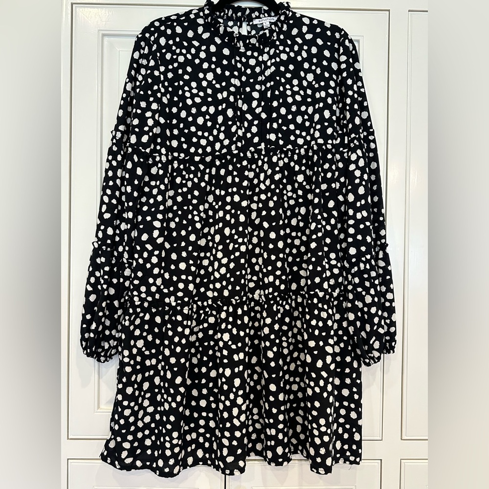 Great Black and White Dress Print Dress!! EUC